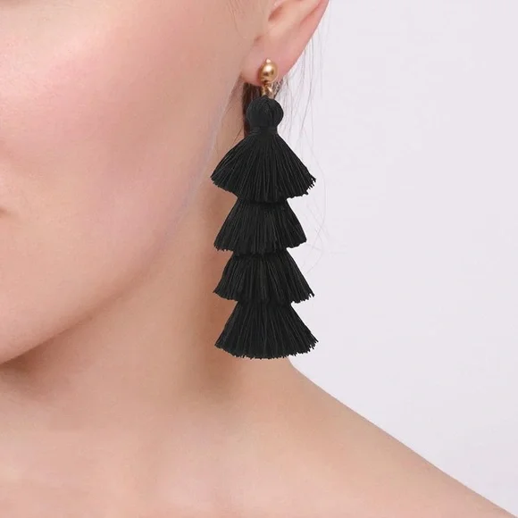 PAPA GEMS VINTAGE JEWELRY SHOP Black Tiered Tassle Dangle Earrings - Picture 6 of 7
